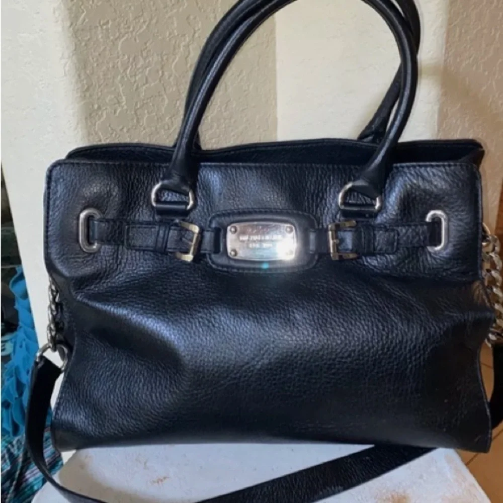 MICHAEL KORS Hamilton Traveler Belted Tote Black Pebbled  Leather Handbag